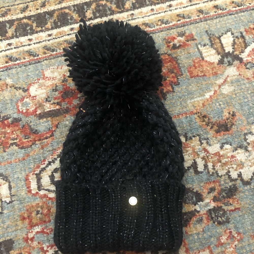 BCBG hat - Picture 2 of 3